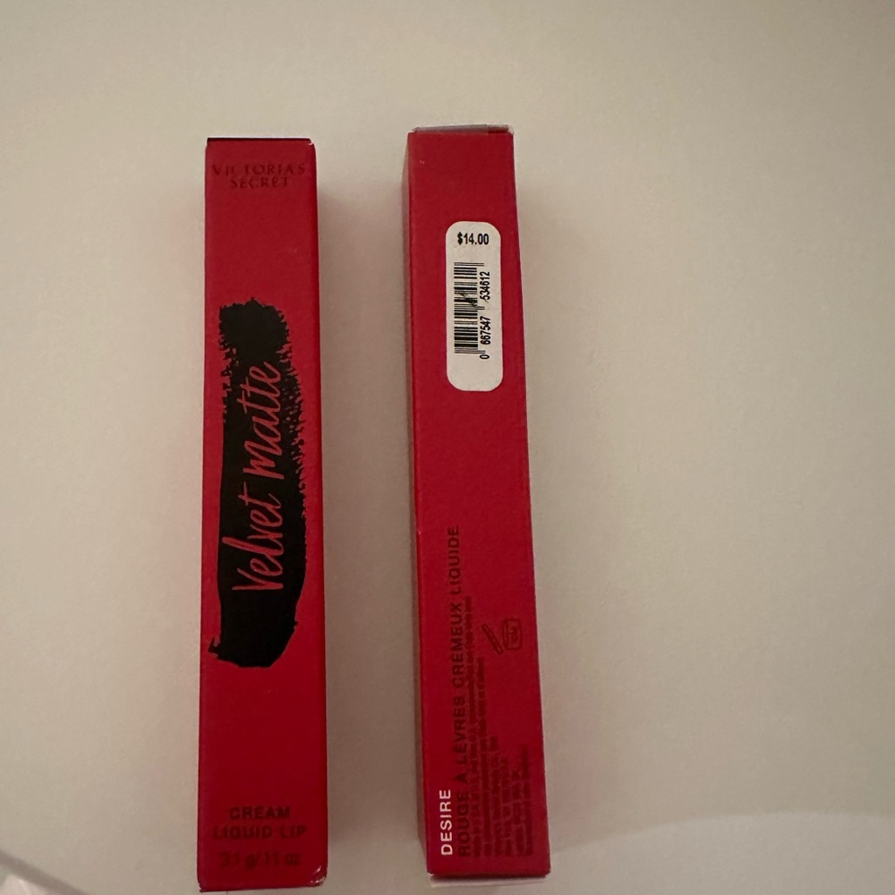 Victoria's Secret Velvet Matte Lipstick in Desire Red